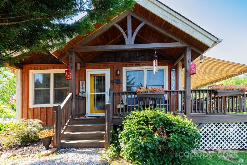 Property image 3 at 24 Carsen Loop, Waynesville, NC 28785