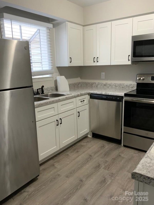 Property image 3 of 6260 Old Pineville Road in Carriage House, Charlotte, NC 28217