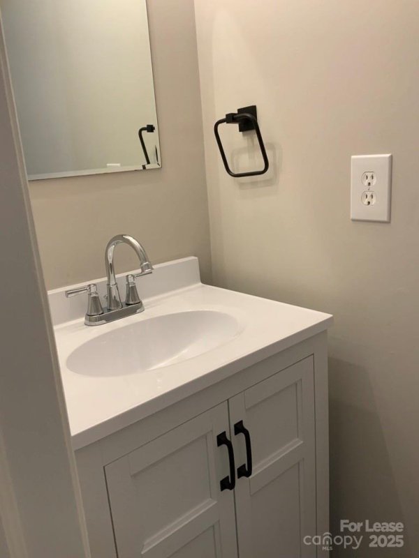 Property image 5 of 6260 Old Pineville Road in Carriage House, Charlotte, NC 28217