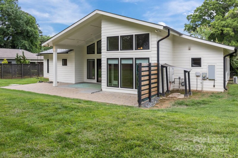 Property image 4 at 1207 Lakedell Drive, Charlotte, NC 28215