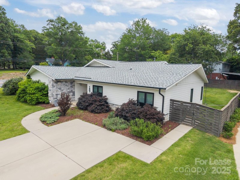 Property image 5 at 1207 Lakedell Drive, Charlotte, NC 28215