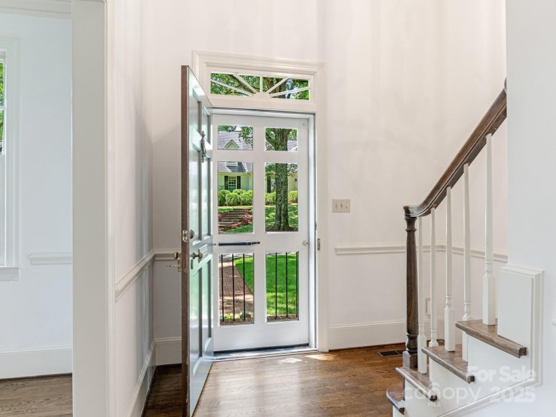 Property image 3 at 827 Museum Drive, Charlotte, NC 28207