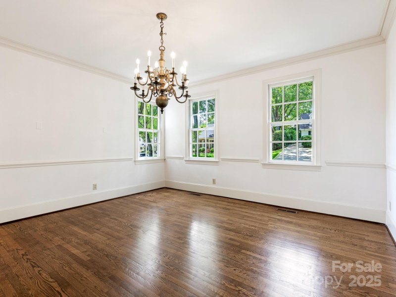 Property image 4 at 827 Museum Drive, Charlotte, NC 28207
