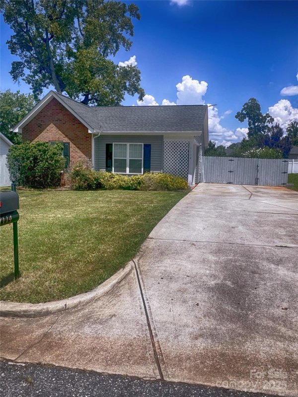 Property image 2 of 1114 Cason Street in Linford Park, Belmont, NC 28012