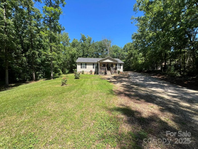 Property image 2 of 5550 Hillsdale Street in Fairmeadows, Fort Lawn, SC 29714