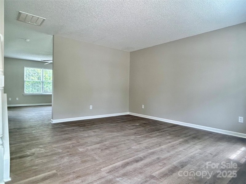 Property image 4 of 4424 Staffordshire Lane in Coventry, Charlotte, NC 28213