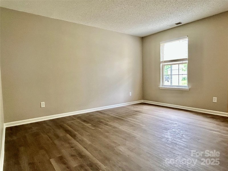 Property image 5 of 4424 Staffordshire Lane in Coventry, Charlotte, NC 28213