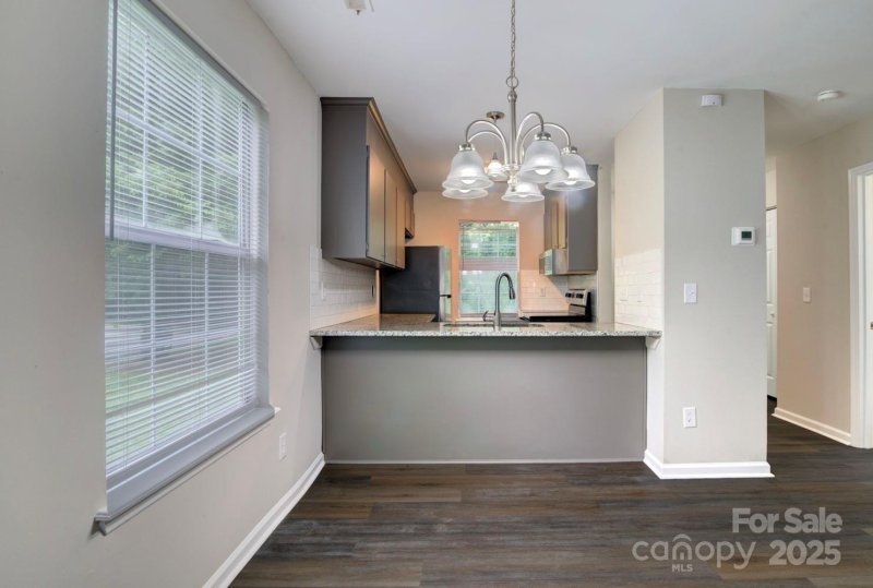 Property image 4 at 3919 Briarhill Drive, Charlotte, NC 28215