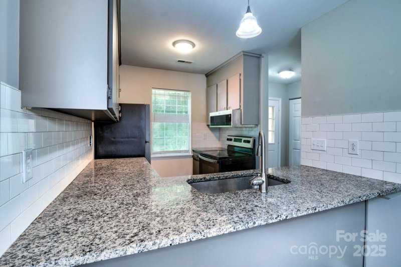 Property image 5 at 3919 Briarhill Drive, Charlotte, NC 28215