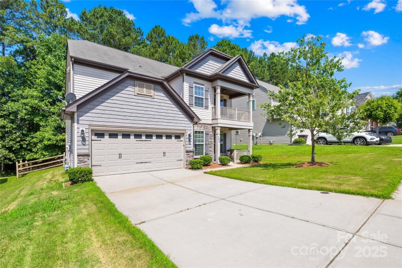 Property image 3 of 120 Carolinian Drive in Pine Forest, Statesville, NC 28677