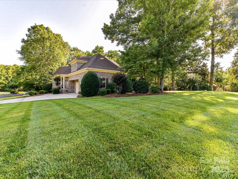 Property image 2 at 9000 Whirlaway Lane, Waxhaw, NC 28173