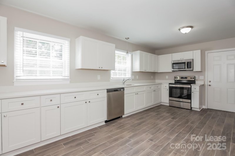 Property image 5 at 1200 Castlegate Street, Gastonia, NC 28054