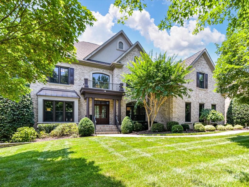 18618 Rollingdale Lane