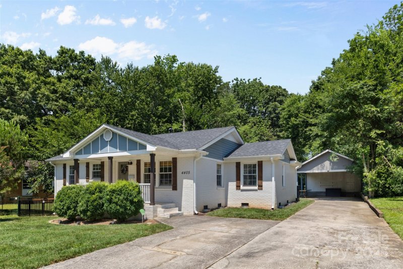 Property image 2 at 4405 Somerdale Lane, Charlotte, NC 28205