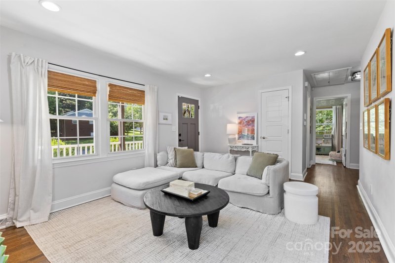 Property image 4 at 4405 Somerdale Lane, Charlotte, NC 28205