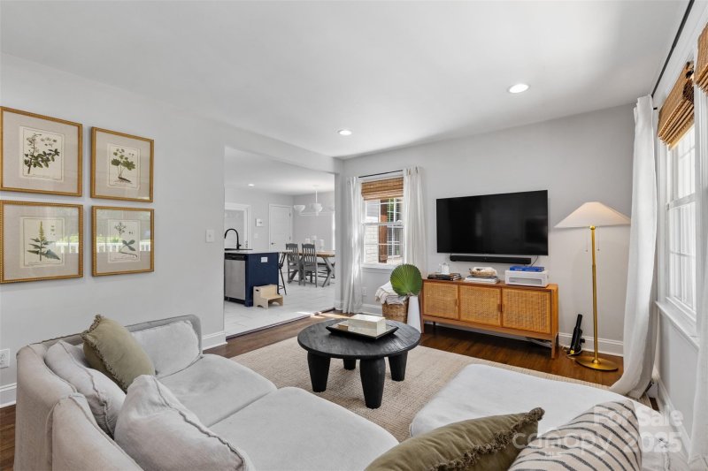 Property image 5 at 4405 Somerdale Lane, Charlotte, NC 28205