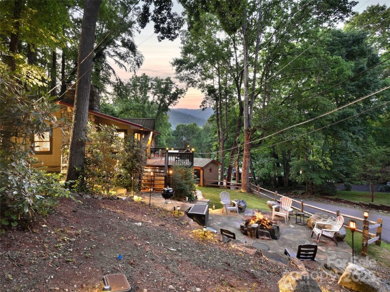 Property image 3 of 290 Dogwood Drive in Wild Acres, Maggie Valley, NC 28751