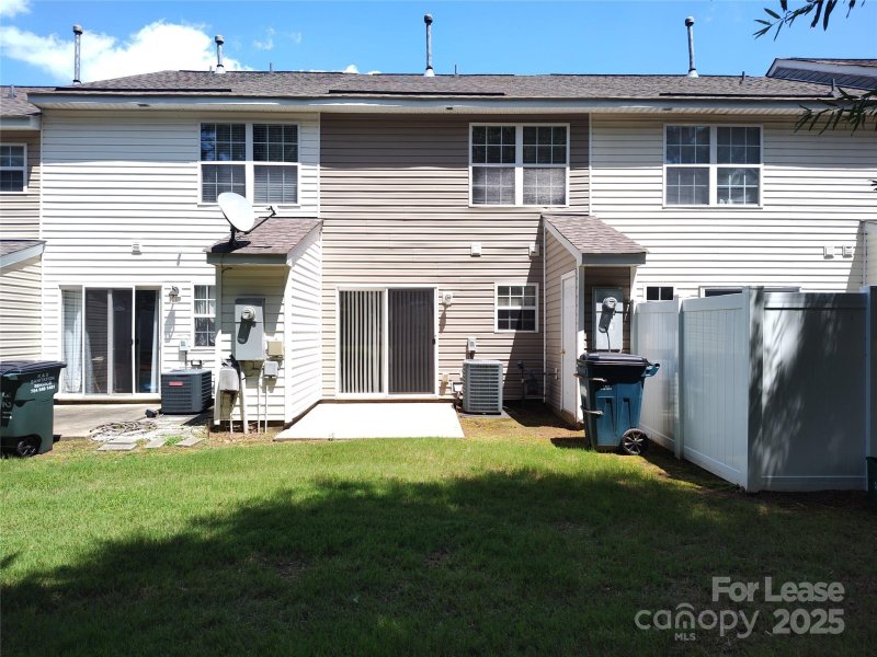 Property image 2 at 3209 Blythe Ridge Court, Charlotte, NC 28213