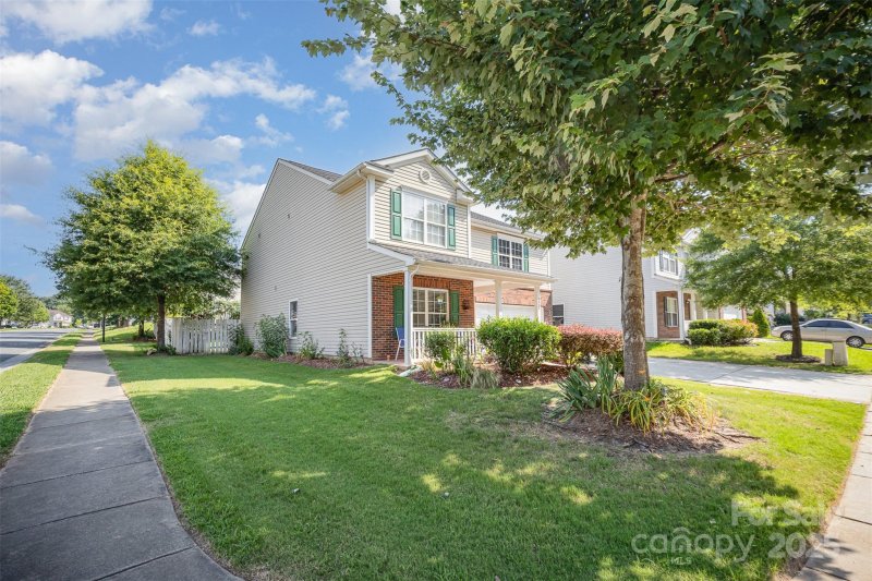 Property image 2 of 4732 Meadowfield Road in Buckleigh, Charlotte, NC 28215