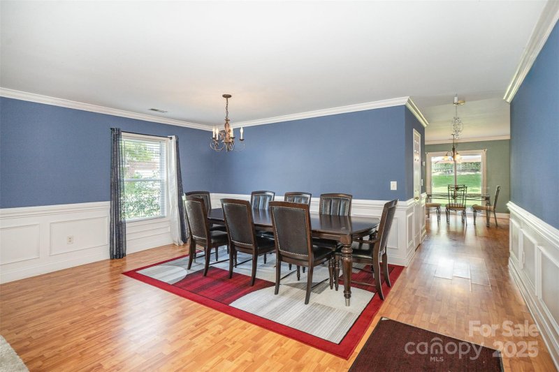 Property image 5 of 4732 Meadowfield Road in Buckleigh, Charlotte, NC 28215