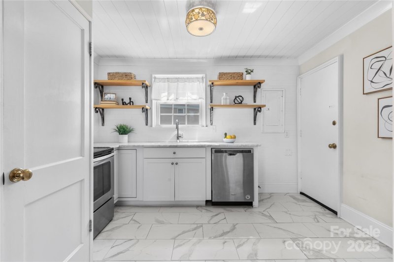 Property image 5 at 404 Wakefield Drive, Charlotte, NC 28209