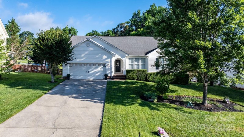 Property image 2 at 369 Holstein Drive, Dallas, NC 28034