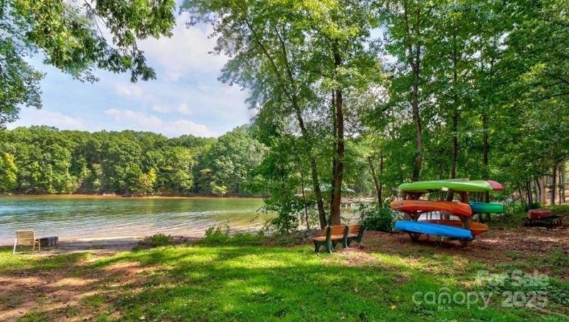 Property image 3 at 126 Aqua Drive, Mooresville, NC 28117