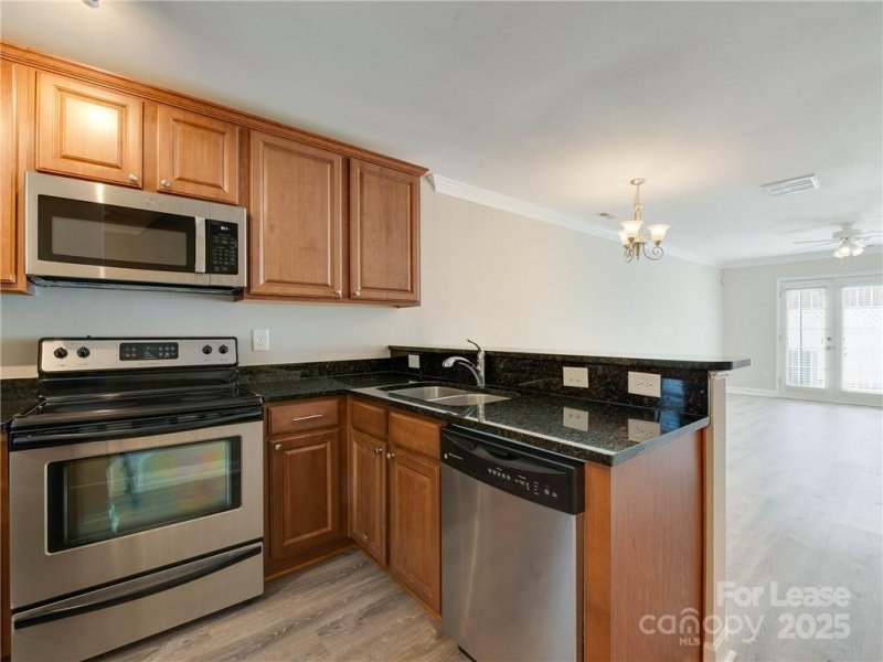 Property image 3 at 1344 Green Oaks Lane, Charlotte, NC 28205