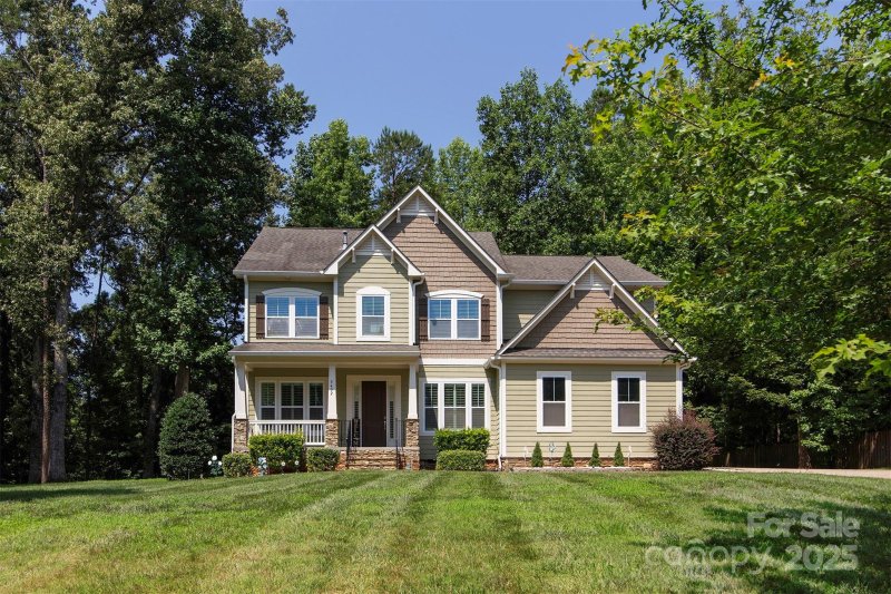 Oakbridge at Waterleaf, Charlotte Community