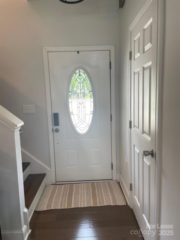 Property image 3 of 5120 Lakeview Road in Bahama Park, Charlotte, NC 28216