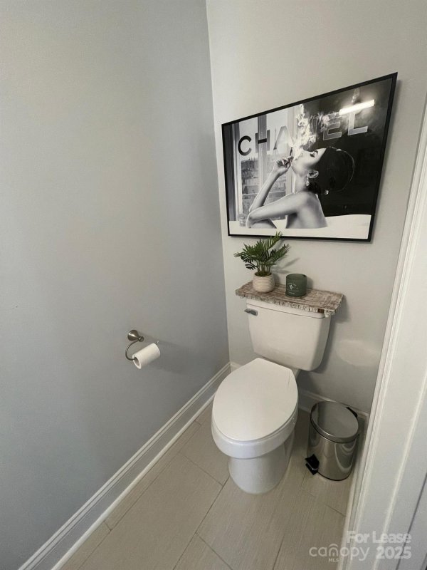 Property image 5 of 5120 Lakeview Road in Bahama Park, Charlotte, NC 28216