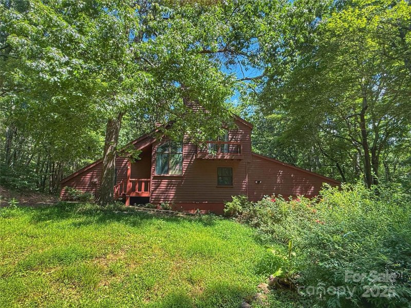 Property image 2 of 5685 Pine Ridge Drive in Pine Mountain Estates, Connelly Springs, NC 28612