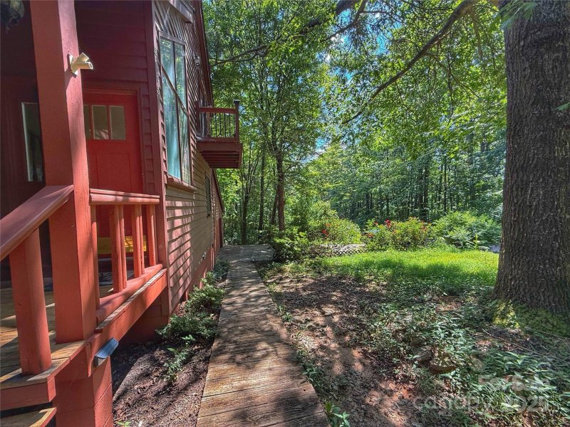 Property image 3 of 5685 Pine Ridge Drive in Pine Mountain Estates, Connelly Springs, NC 28612