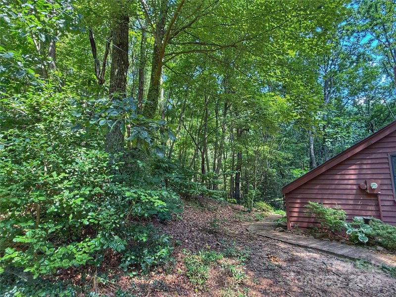 Property image 4 of 5685 Pine Ridge Drive in Pine Mountain Estates, Connelly Springs, NC 28612