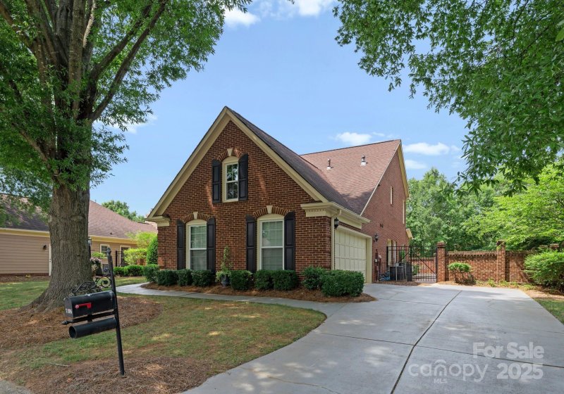Property image 3 at 7106 Walton Heath Lane, Charlotte, NC 28277