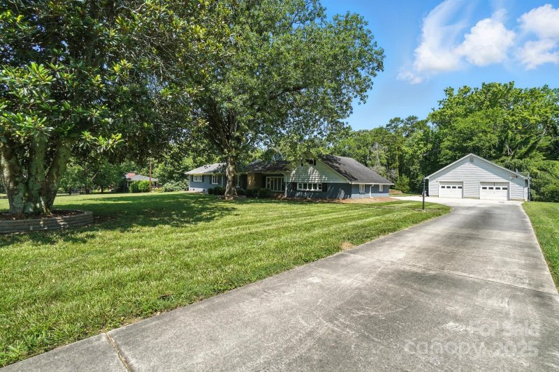 Property image 3 of 188 Gum Branch Road in Coulwood, Charlotte, NC 28214