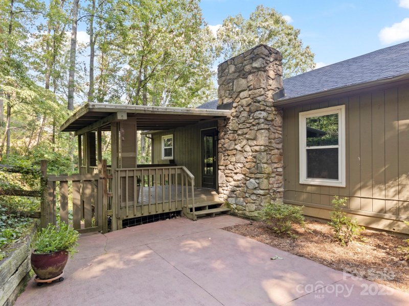 Property image 3 at 6 Wilderness Cove Road, Asheville, NC 28804