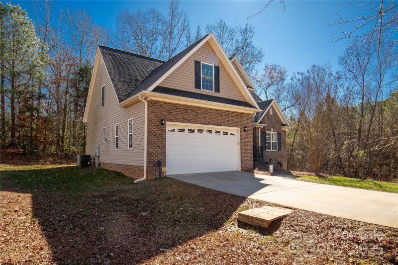 Property image 3 of 4114 Flint Drive in Shiloh Commons, Lancaster, SC 29720