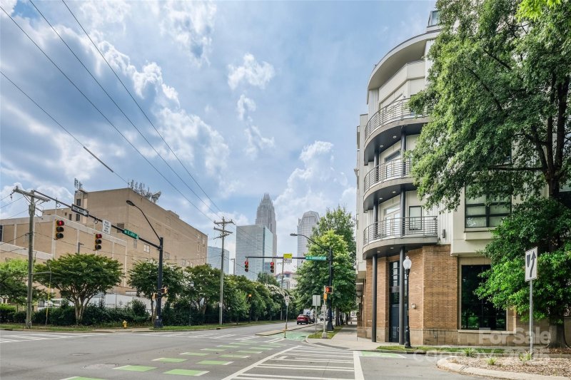 Property image 2 at 525 E 6th Street, Charlotte, NC 28202