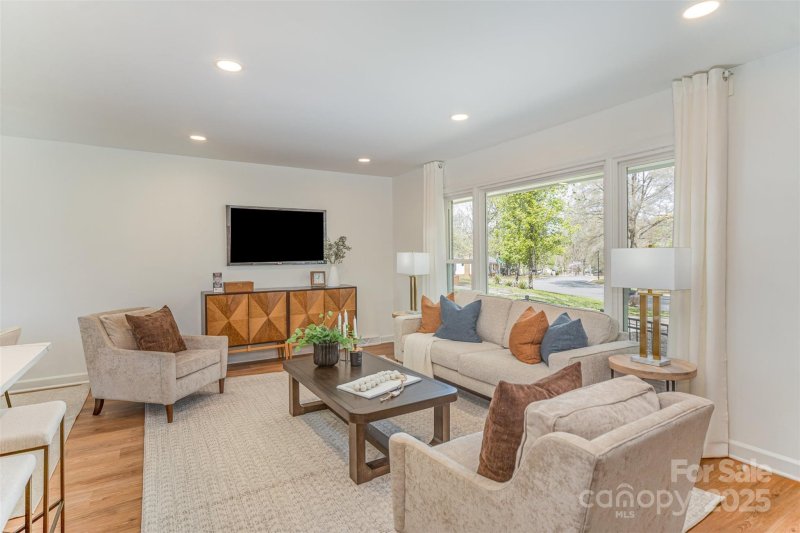 Property image 3 at 8025 Cliffside Drive, Charlotte, NC 28270