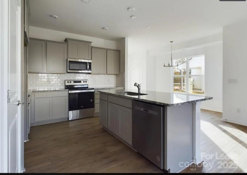 Property image 4 at 16216 Leading Street, Charlotte, NC 28273