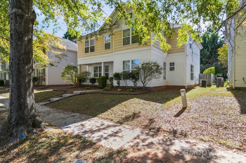 Property image 3 of 6010 Colonial Garden Drive in Carrington Ridge, Huntersville, NC 28078