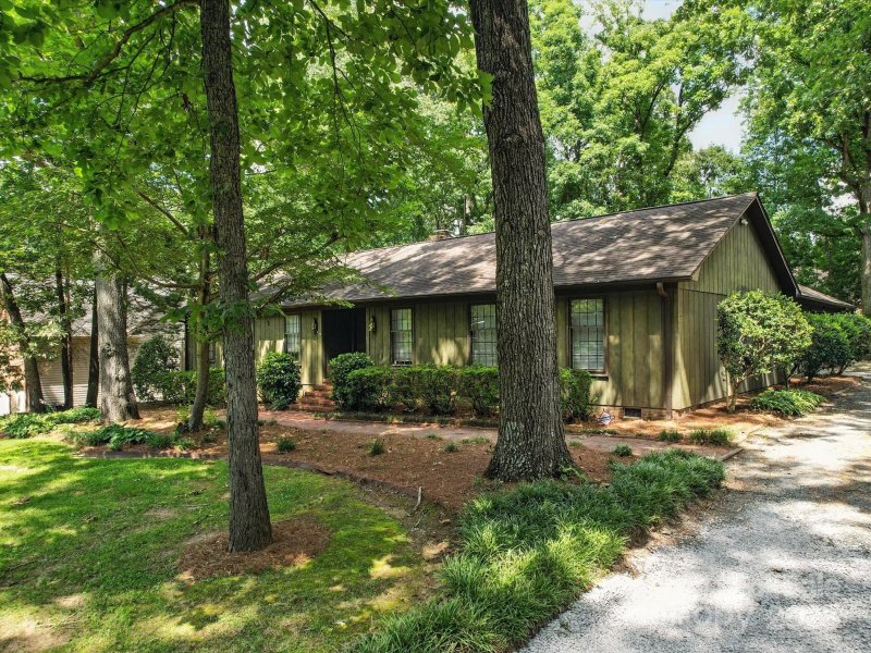 Property image 3 at 2104 Stoneyridge Drive, Charlotte, NC 28214