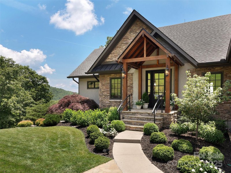 Property image 3 of 332 Summerset Drive in Grand Highlands at Bearwallow, Hendersonville, NC 28792