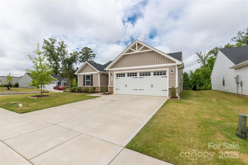 Property image 2 at 805 Purslane Street, Lancaster, SC 29720