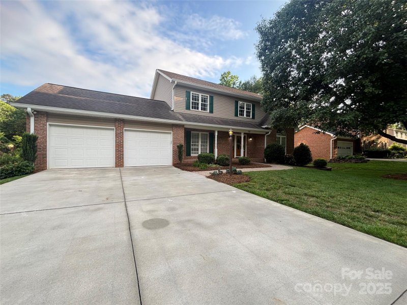 Property image 2 at 228 31st Avenue Court, Hickory, NC 28601