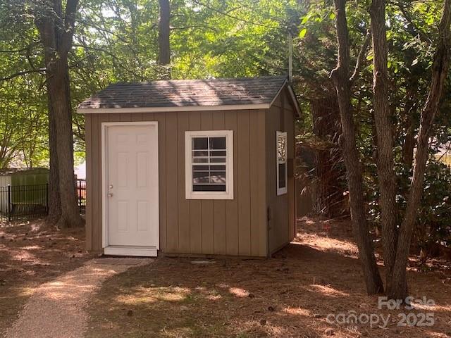 Property image 2 at 709 Falls Church Road, Charlotte, NC 28270