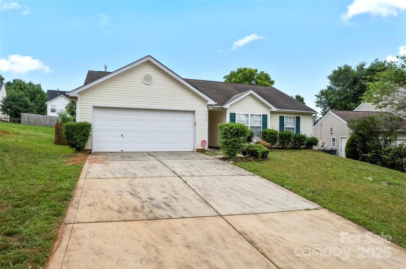 Property image 2 at 7616 Shiny Meadow Lane, Charlotte, NC 28215