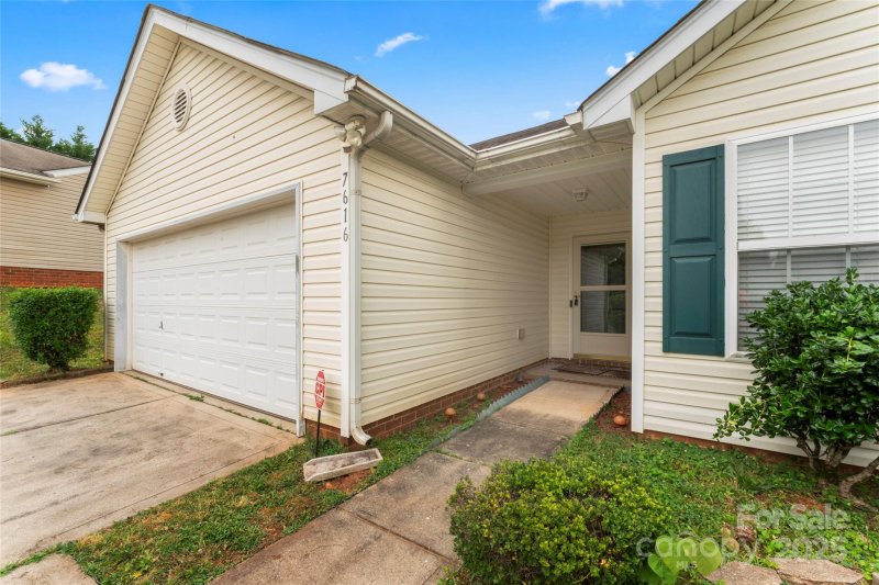 Property image 5 at 7616 Shiny Meadow Lane, Charlotte, NC 28215