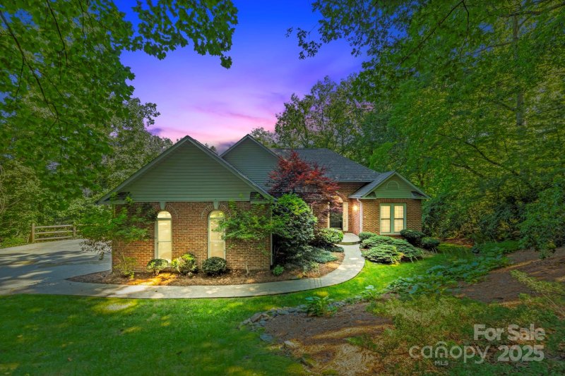 Property image 4 of 741 Zelda Court in Estates of Salisbury, Hendersonville, NC 28792